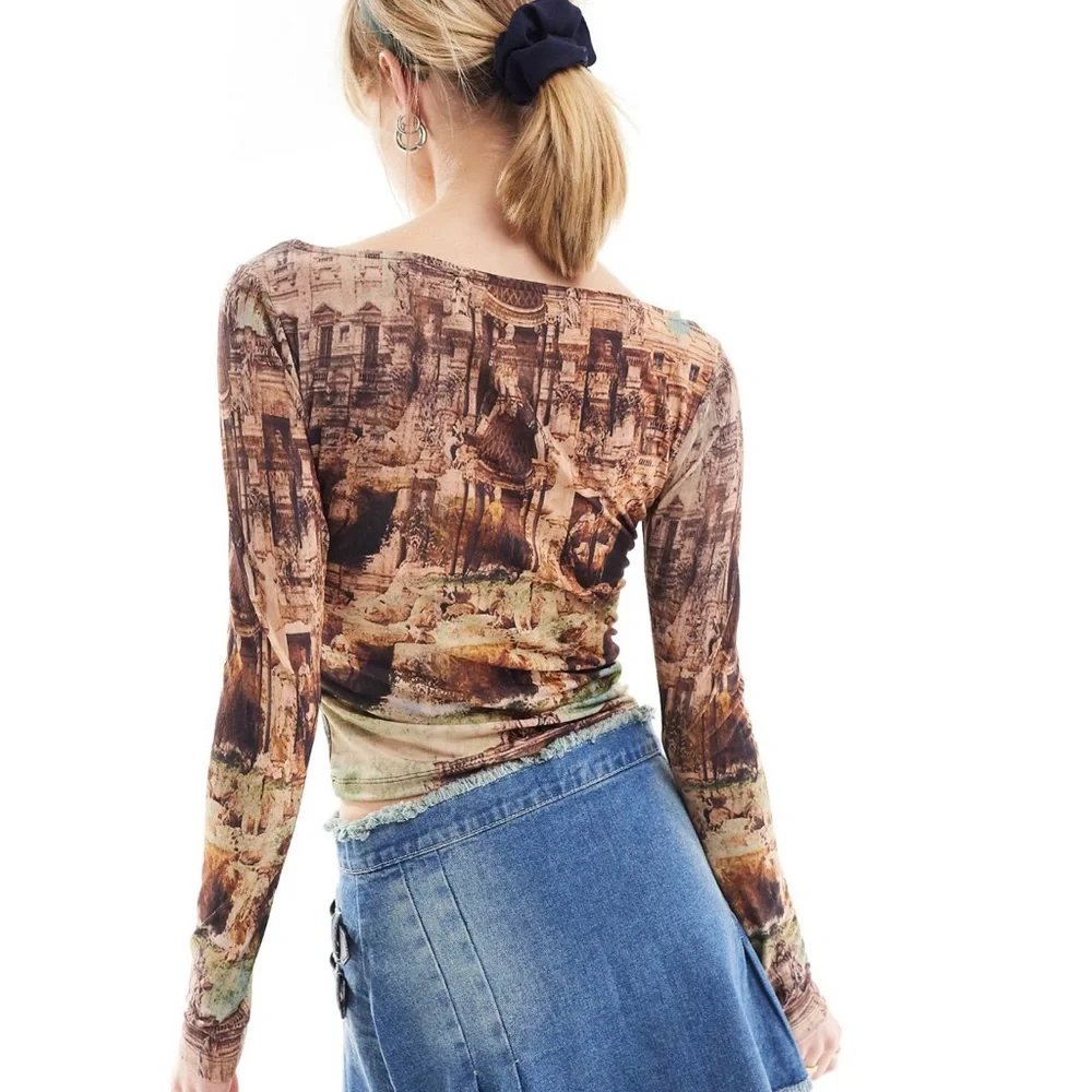 RECLAIMED VINTAGE ROME TOP - Picture 2 of 4